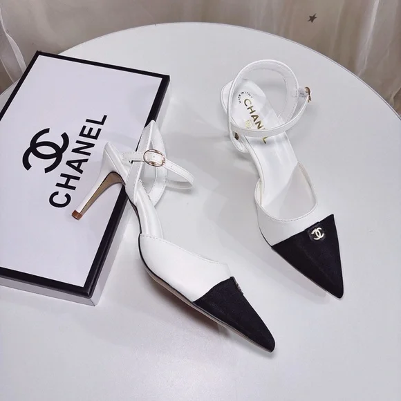 CHANEL Elegant Black and White Heels - Picture 7 of 9
